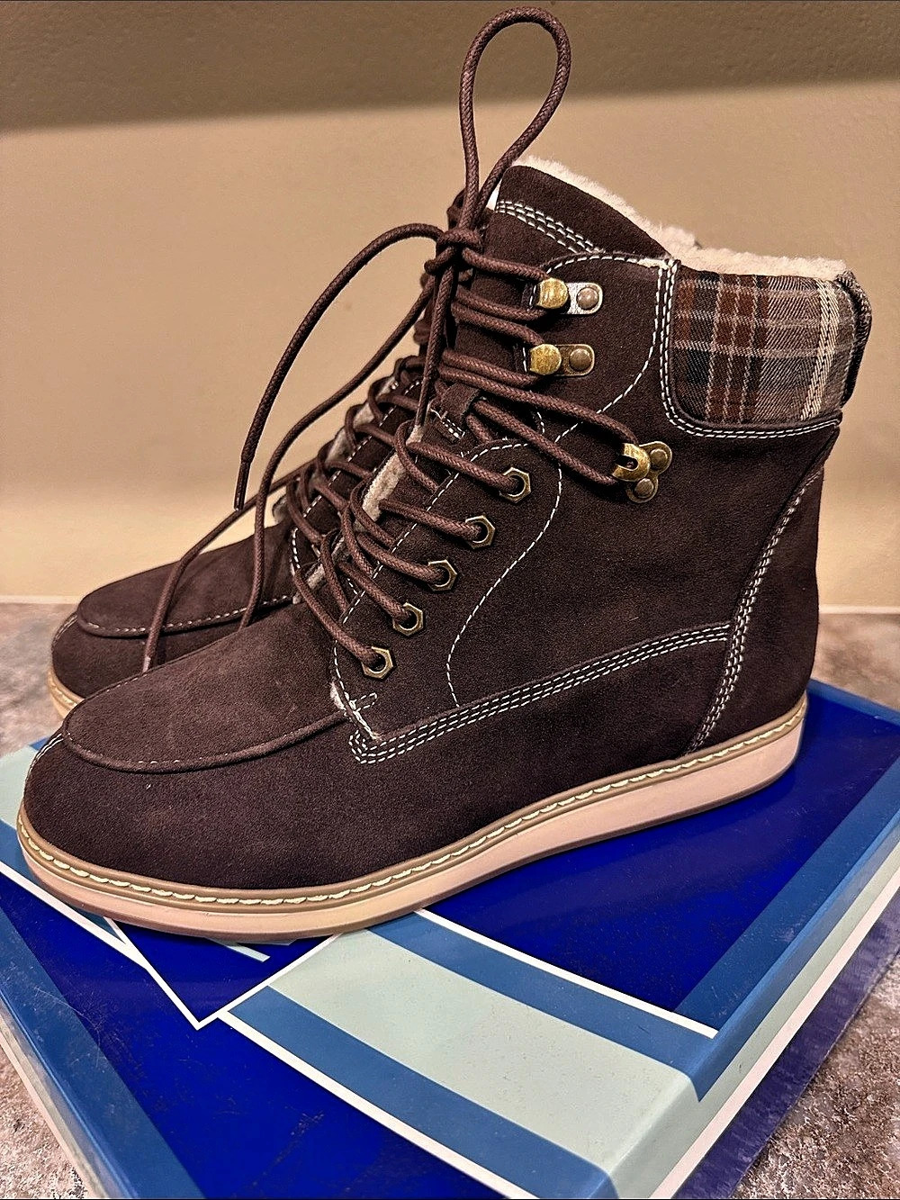 White Mountain Shredder Brown Leather Boots US 9.5 W NWT